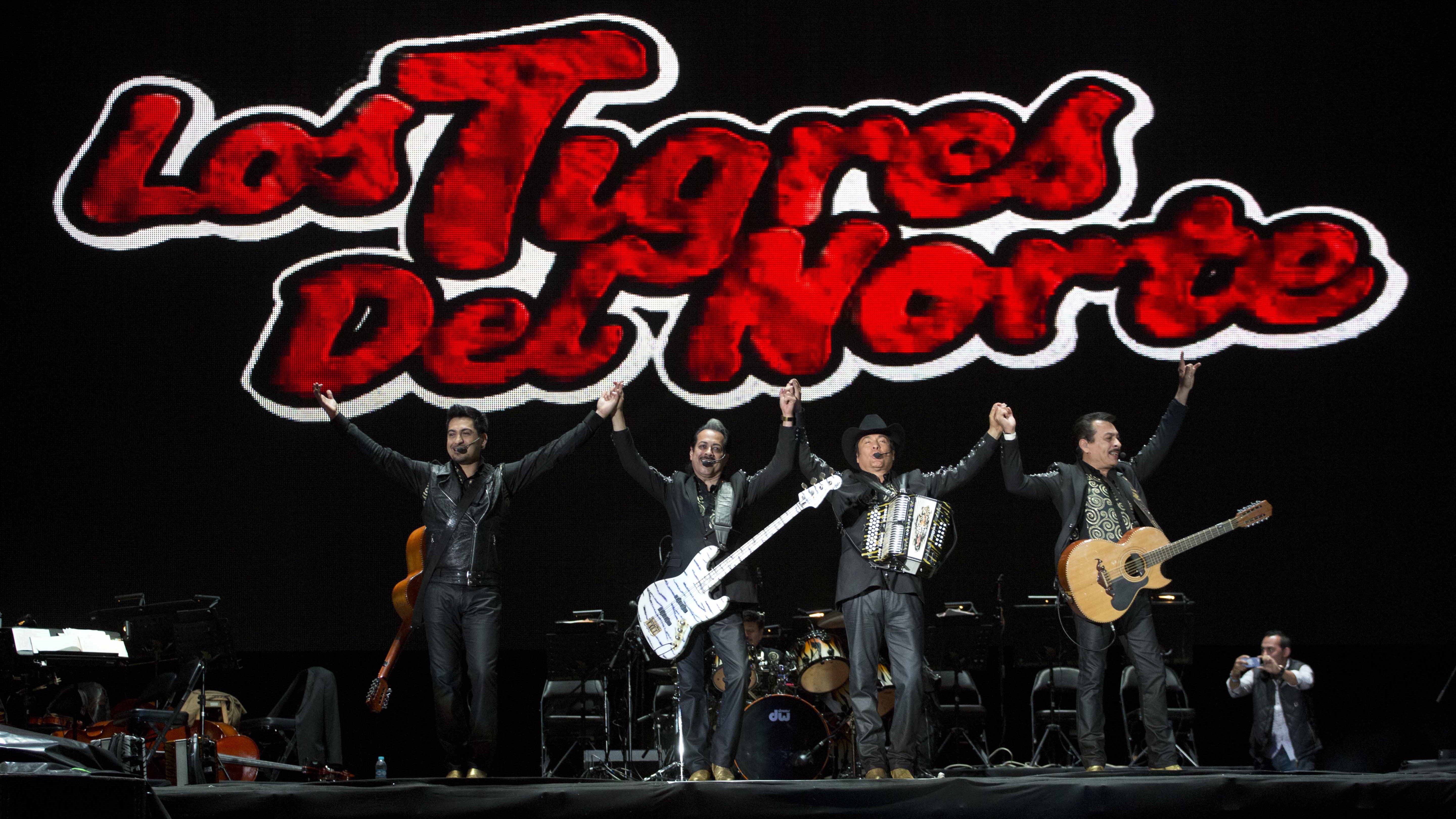 Crowd at a Los Tigres del Norte show